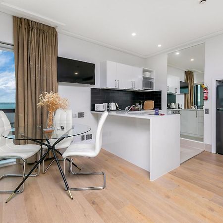 Exquisite Sun Soaked Corner Apartment Auckland Exterior foto